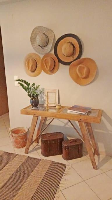 Central Artistic 2-Bedroom Apartment 79Sqm トリポリス エクステリア 写真